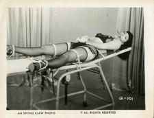 RARE BETTIE PAGE VINTAGE 1950's 4 x 5 PHOTOGRAPH BY IRVING KLAW picture