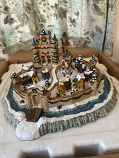 FAB VTG DANBURY MINT CHRISTMAS CASTLE ENGLISH VILLAGE RESIN  SCULPTURE picture