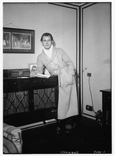 Photo:Sidney Alderman Blackmer in Robe Interior Portrait 1920s picture