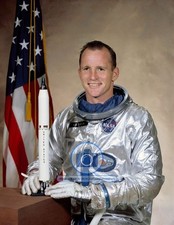 EDWARD H. WHITE II ASTRONAUT NASA PORTRAIT 8.5X11 PHOTO picture