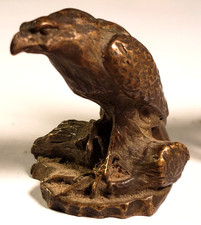Vtg BRONZE BRASS EAGLE MINIATURE FIGURINE Figural Paperweight ODD CROUCHING POSE picture