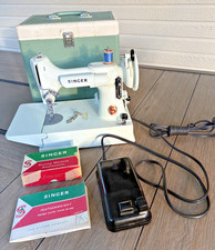 Vintage 221K Singer Featherweight Sewing Machine White 1964 - Motor Runs picture