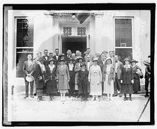 Photo:Unidentified Group Building Steps 1921 Men Women Portrait picture