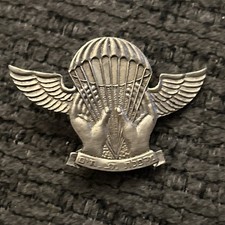Original 1960s Israeli IDF Paratrooper Rigger Breast Badge picture