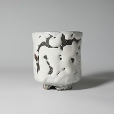 White Hagi yunomi teacup. Kazuyuki Suizu. Hagi. picture