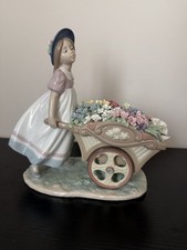 Lladro Love's Tender Tokens Girl Figurine picture