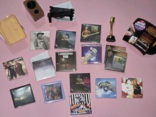 Zuru Mini Brands Vinyl 16 Vinyls Plus Accessories picture