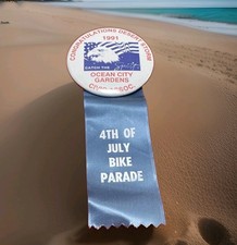 VINTAGE OCEAN CITY N J CONGRATULATIONS DESERT STORM GARDENS BIKE PARADE BADGE picture