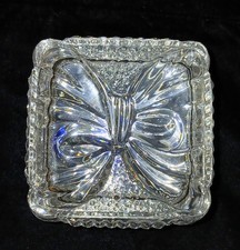 VINTAGE AVON 24% Lead Crystal Treasure Box with Romantic Bow Tie Relief picture