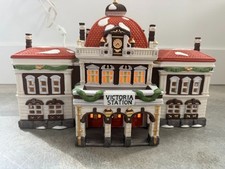 Deptartment 56 Victoria Station Dickens Heritage Christmas Village 55743- TESTED picture
