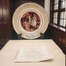 1973 Wedgewood For Avon Betsy Ross Commemorative Plate In Original Box picture