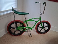 1970 Schwinn Stingray bicycle picture