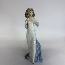 Lladro 6608 Anticipation Elegant Woman Flowers Figurine Limited Edition With Box picture