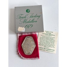 Towle 1979 Sterling Christmas Medallion Nine Ladies Dancing Pendant Original Box picture