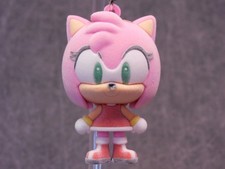 Sonic NEW * Amy Clip * Flocked Blind Bag Key Chain Series 5 Monogram picture