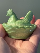 Vintage Westmoreland Green Painted Cased Salt Cellar Mini Hen On Nest picture
