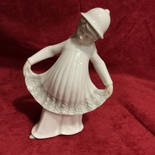 Vtg D’Art S.A. “Girl Holding Dress” Figurine Valencia, Spain 7.5” picture