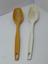 2 Vintage Foley Retro Yellow & Almond Nylon Plastic Utensil Slotted Spoons READ picture