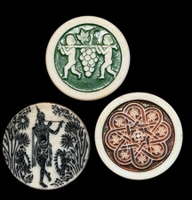3  X- large  Vintage 1940s Artid Plastic Buttons  from England~red, green, black picture