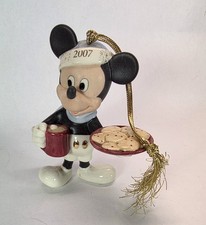 Lenox Disney 2007 Mickeys Christmas Treat Annual Ornament picture