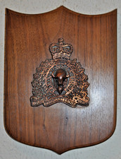 Royal Canadian Mounted Police plaque shield RCMP Mounties Constabulary picture
