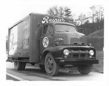 1952 Ford F-5 COE Box Truck Press Photo 0193 - Rainier Truly Mild Beer picture