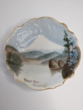 Vintage Mount Hood Portland Oregon Small Scalloped Edge Souvenir Dish picture