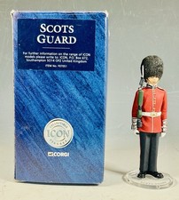 RARE Scots Guard OFFICER In Box Hand Painted Corgi United Kingdom ICON picture