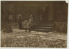 Photo:Chattanooga Tennessee 1910 Little Goldie Sister Going to Dinner picture